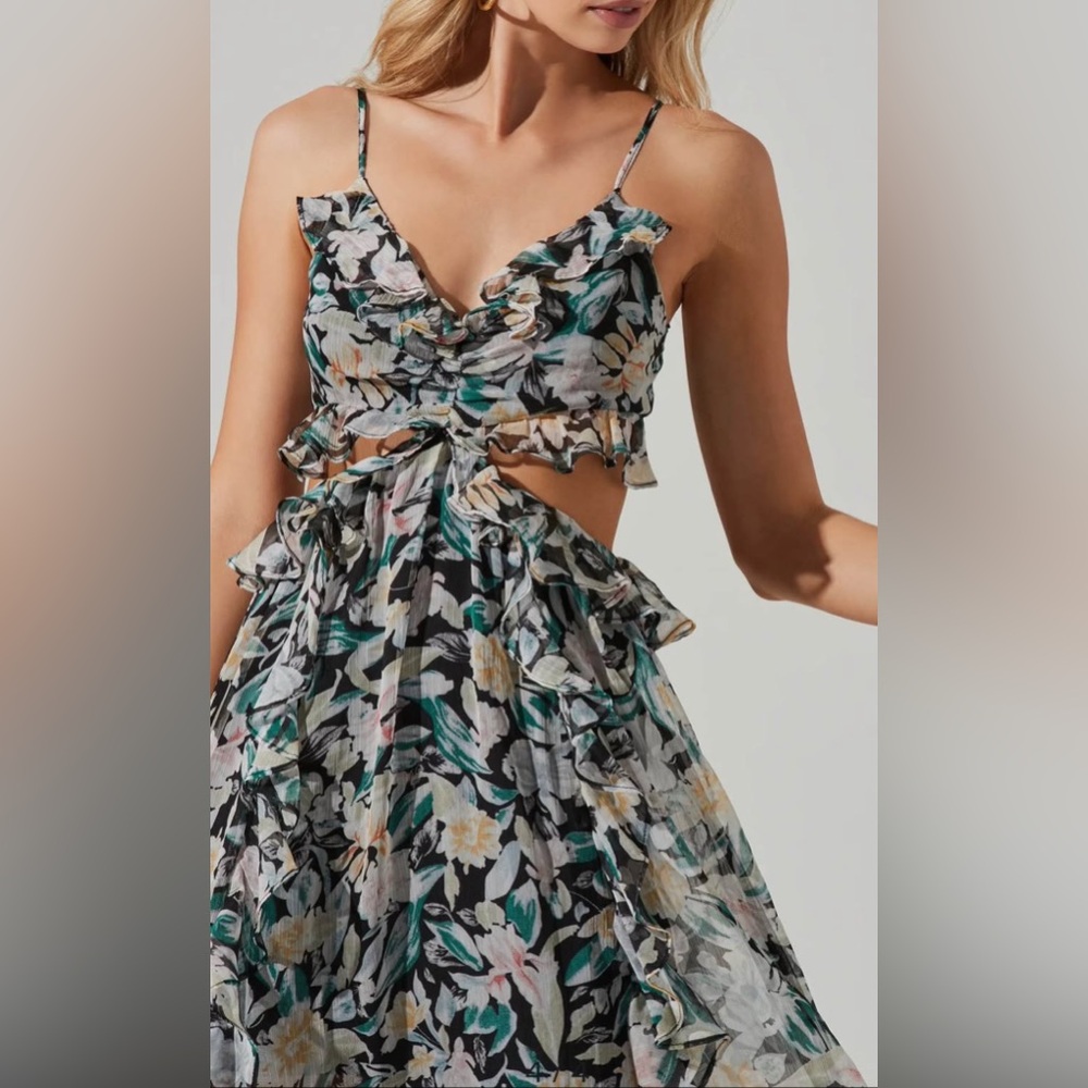 ASTR Size Large Floral Print Cutout Palace Dress